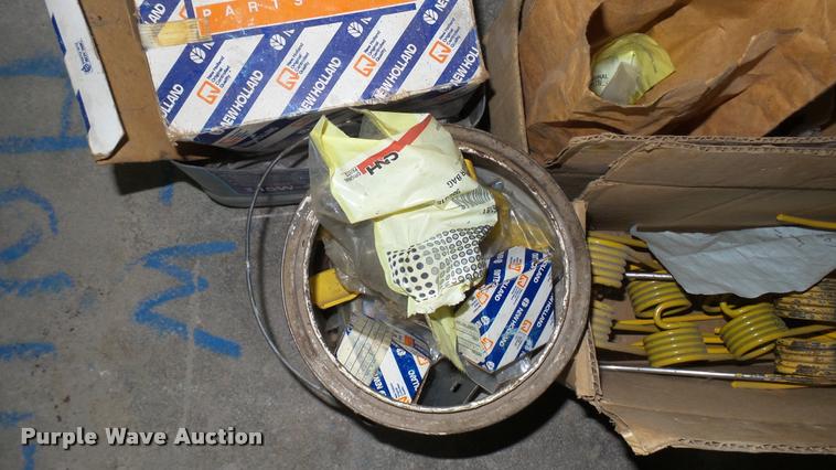 image for item DA2229 1991 New Holland 660 round baler