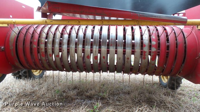 image for item DA2230 New Holland 166 windrow inverter