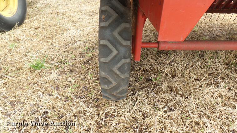 image for item DA2230 New Holland 166 windrow inverter