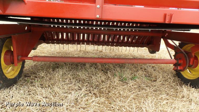 image for item DA2230 New Holland 166 windrow inverter