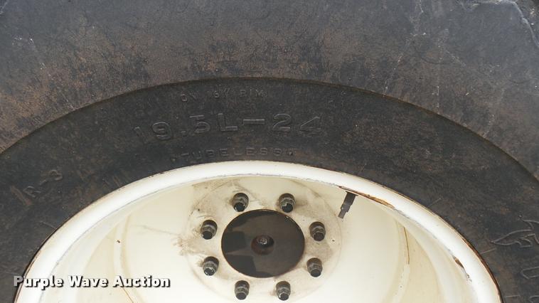 image for item DA2231 Hesston 8450 self-propelled windrower