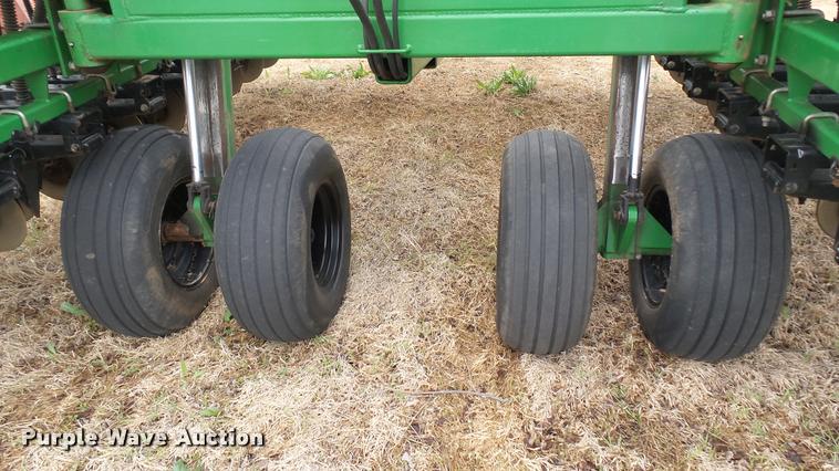 image for item DA2232 Great Plains Solid Stand 30 grain drill