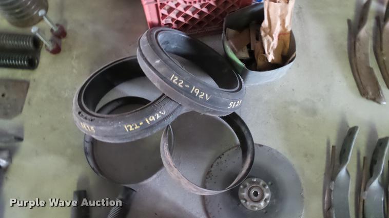 image for item DA2232 Great Plains Solid Stand 30 grain drill