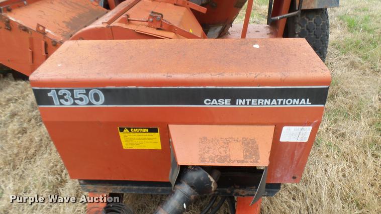 image for item DA2236 Case IH 1350 feed mixer/grinder