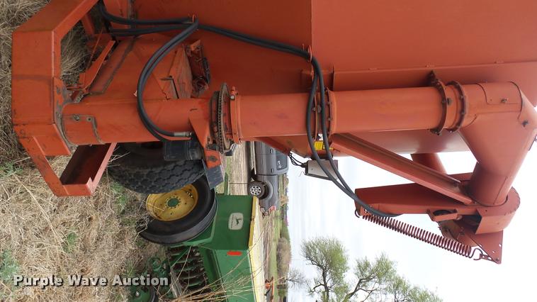 image for item DA2236 Case IH 1350 feed mixer/grinder