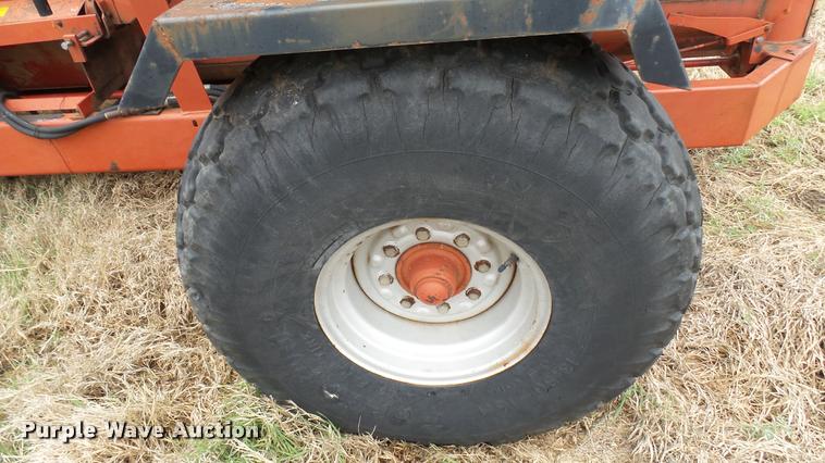 image for item DA2236 Case IH 1350 feed mixer/grinder