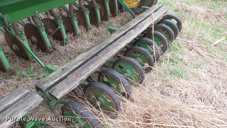 image for item DA2237 John Deere D208C grain drill