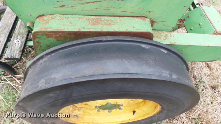 image for item DA2237 John Deere D208C grain drill