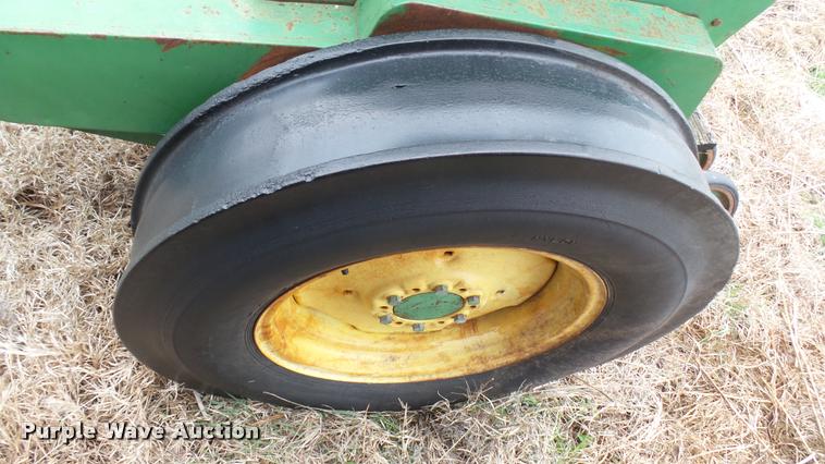 image for item DA2237 John Deere D208C grain drill
