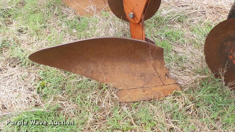 image for item DA2238 Allis Chalmers 2000 seven bottom plow