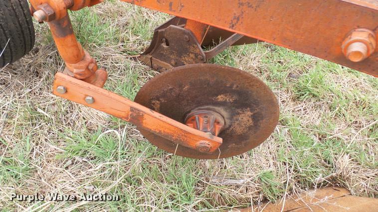 image for item DA2238 Allis Chalmers 2000 seven bottom plow