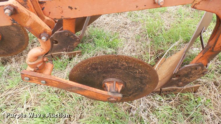 image for item DA2238 Allis Chalmers 2000 seven bottom plow