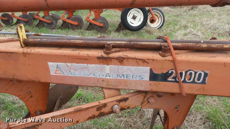 image for item DA2238 Allis Chalmers 2000 seven bottom plow