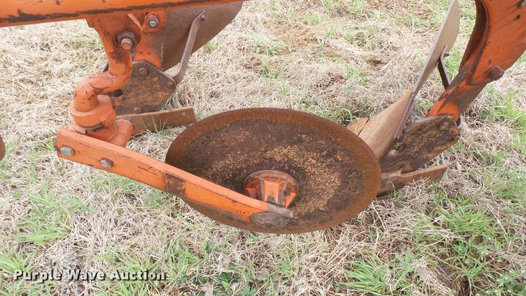 image for item DA2238 Allis Chalmers 2000 seven bottom plow