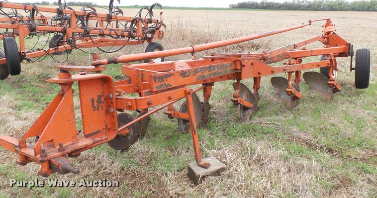image for item DA2239 Allis Chalmers five bottom plow