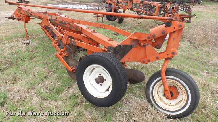 image for item DA2239 Allis Chalmers five bottom plow
