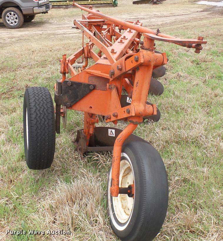 image for item DA2239 Allis Chalmers five bottom plow