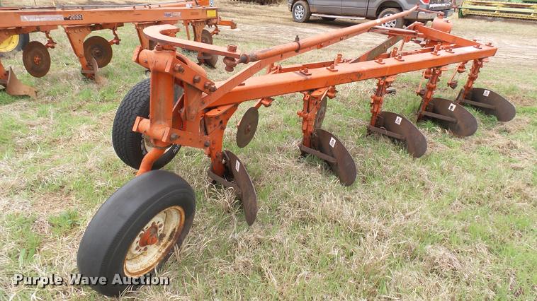 image for item DA2239 Allis Chalmers five bottom plow