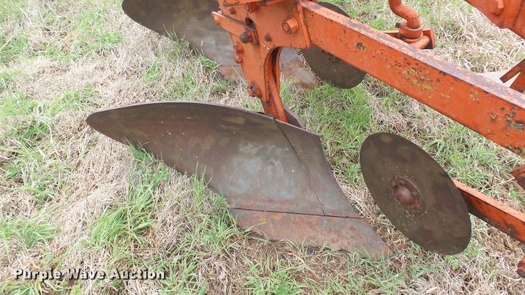 image for item DA2239 Allis Chalmers five bottom plow