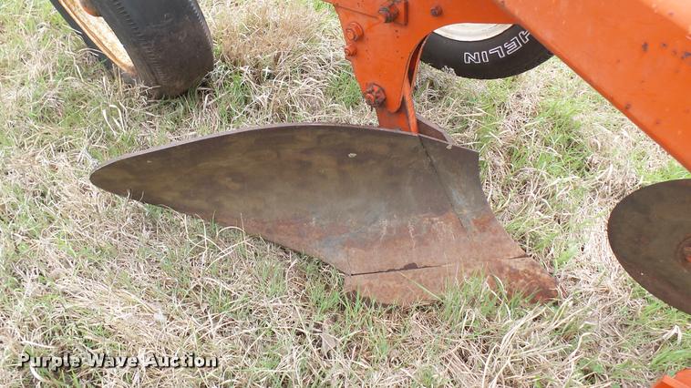 image for item DA2239 Allis Chalmers five bottom plow