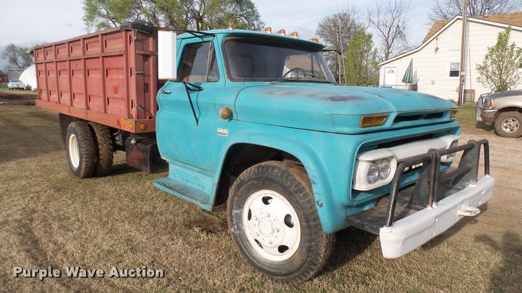 image for item DA2244 1966 GMC 4000 grain truck