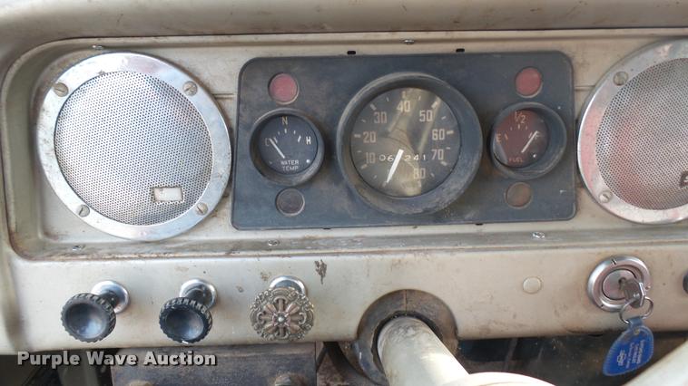 image for item DA2244 1966 GMC 4000 grain truck