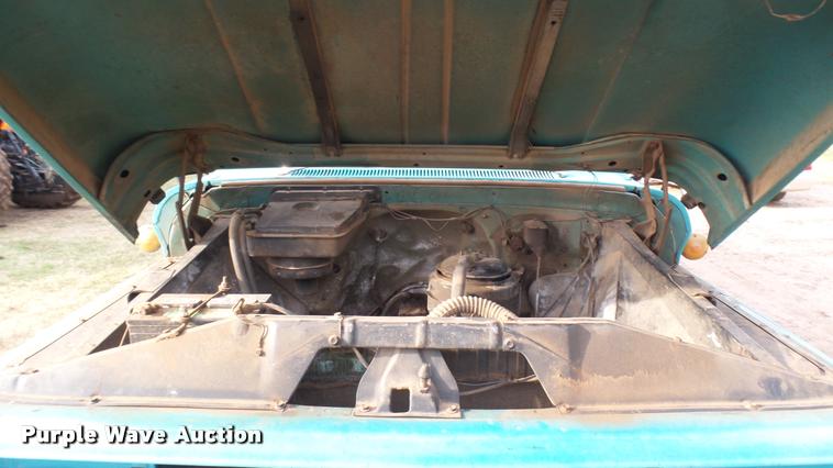 image for item DA2244 1966 GMC 4000 grain truck