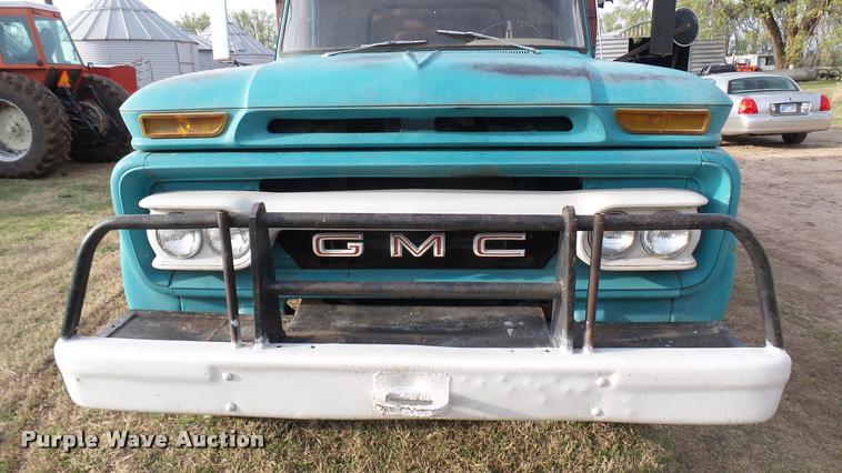 image for item DA2244 1966 GMC 4000 grain truck