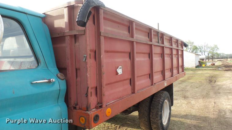 image for item DA2244 1966 GMC 4000 grain truck