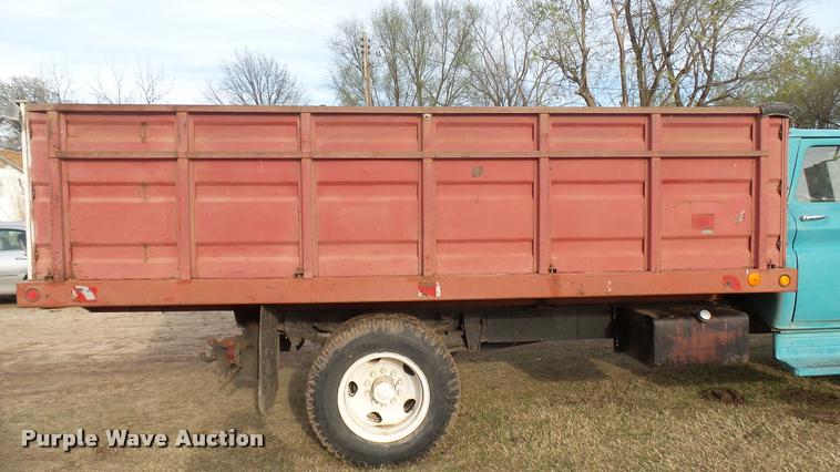 image for item DA2244 1966 GMC 4000 grain truck
