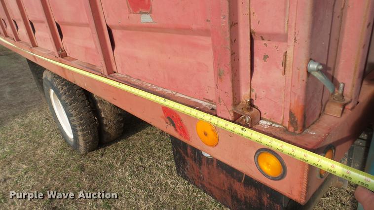 image for item DA2244 1966 GMC 4000 grain truck