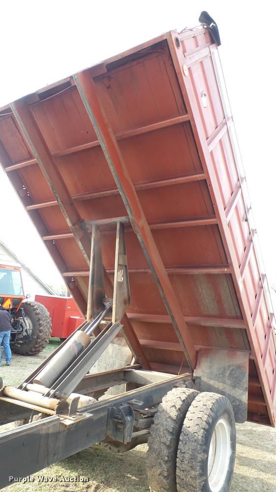 image for item DA2244 1966 GMC 4000 grain truck