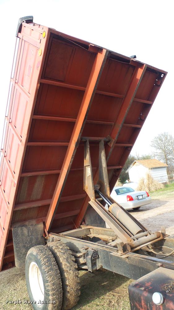 image for item DA2244 1966 GMC 4000 grain truck