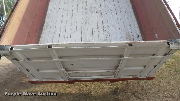 image for item DA2244 1966 GMC 4000 grain truck