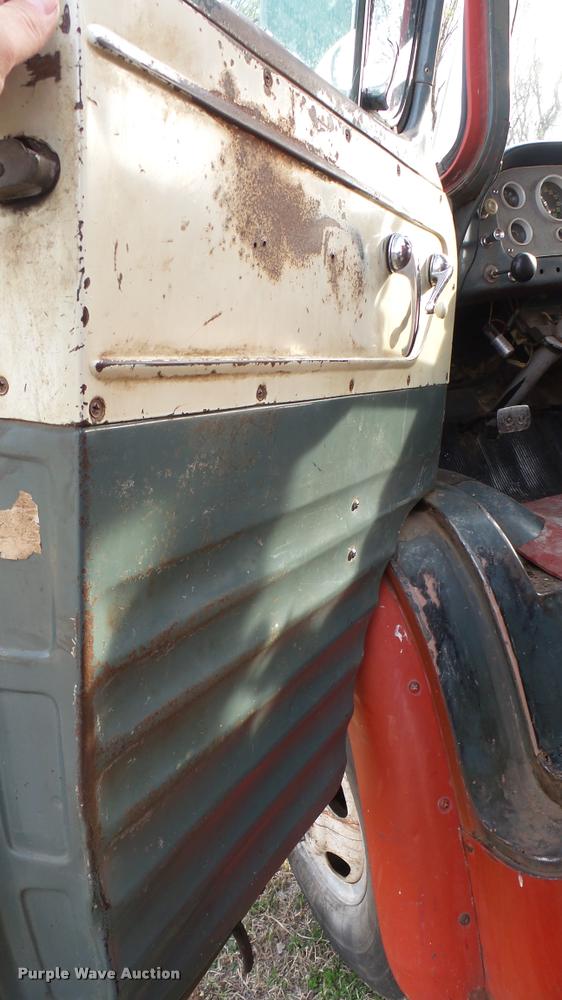 image for item DA2245 1959 GMC grain truck