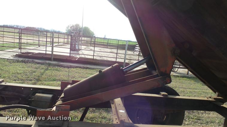 image for item DA2245 1959 GMC grain truck