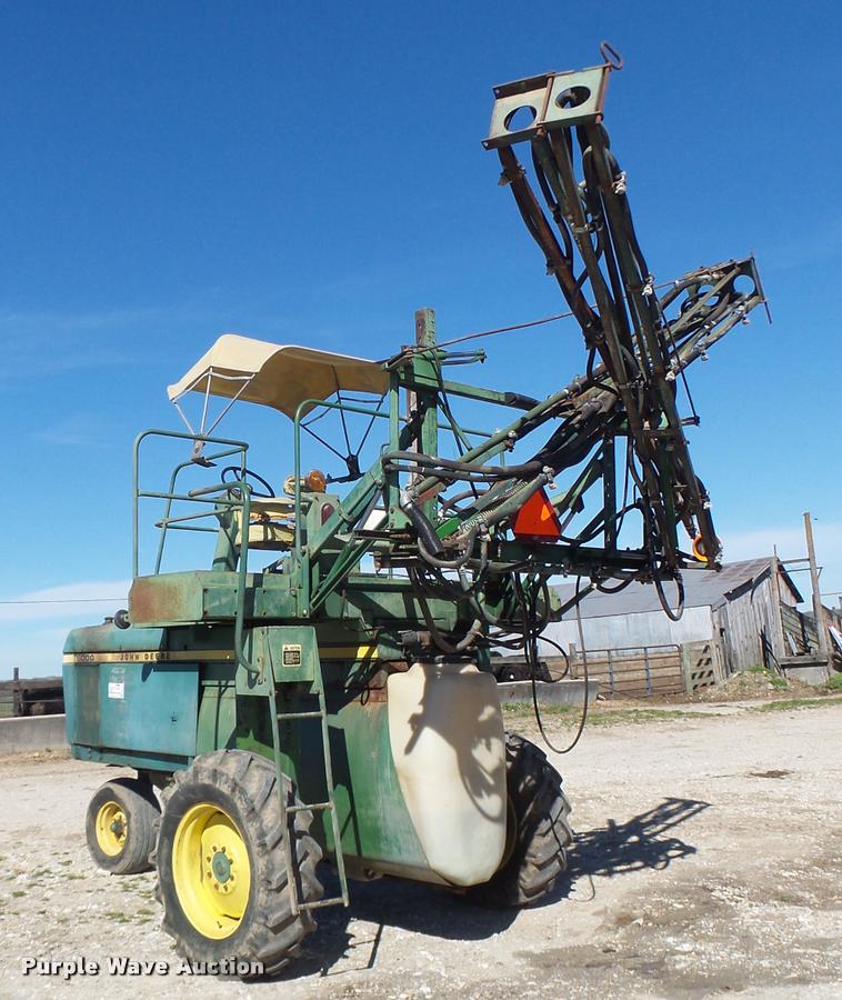 image for item DA3446 John Deere 6000 self-propelled sprayer
