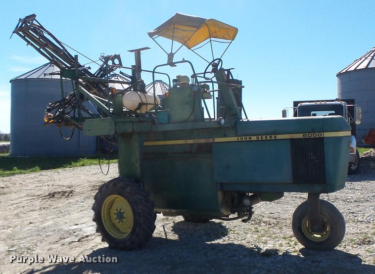 image for item DA3446 John Deere 6000 self-propelled sprayer