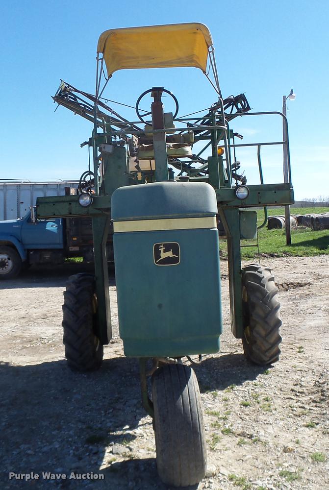image for item DA3446 John Deere 6000 self-propelled sprayer