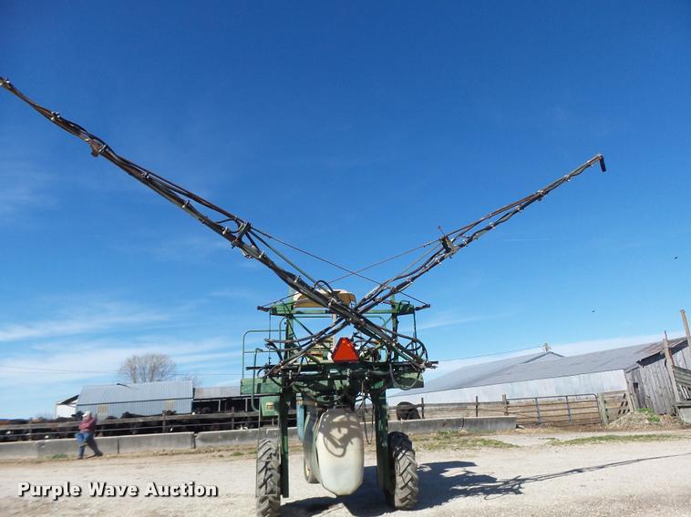 image for item DA3446 John Deere 6000 self-propelled sprayer