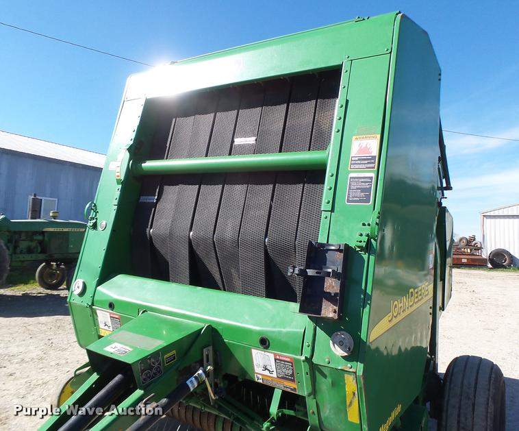 image for item DA3450 2003 John Deere 567 round baler