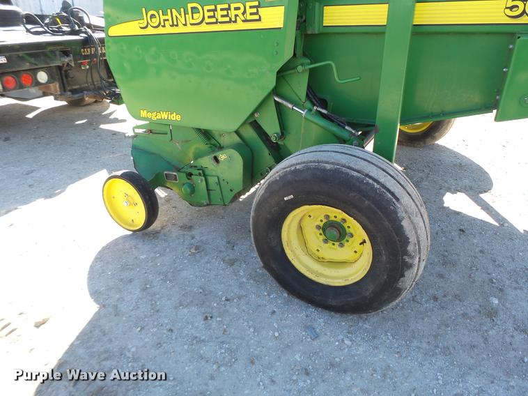 image for item DA3450 2003 John Deere 567 round baler