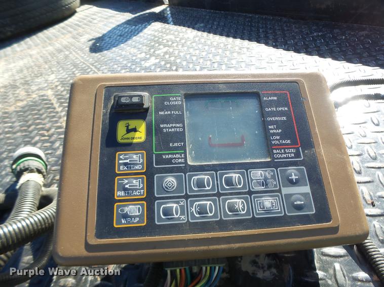 image for item DA3450 2003 John Deere 567 round baler