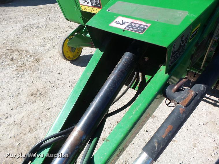 image for item DA3450 2003 John Deere 567 round baler