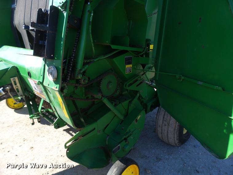 image for item DA3450 2003 John Deere 567 round baler