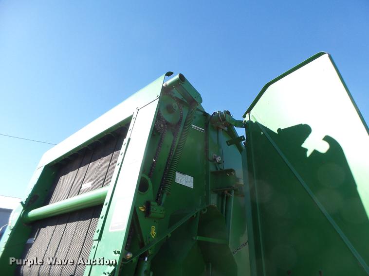 image for item DA3450 2003 John Deere 567 round baler