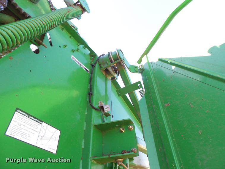 image for item DA3450 2003 John Deere 567 round baler