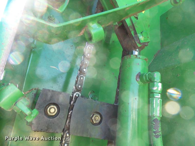 image for item DA3450 2003 John Deere 567 round baler
