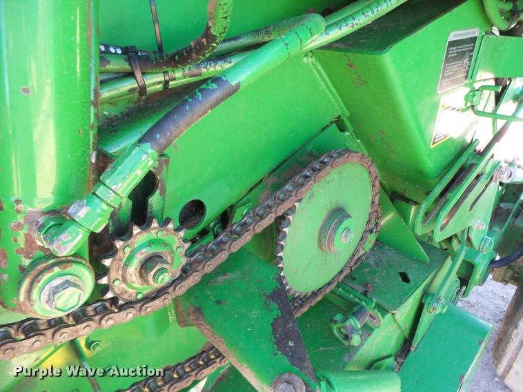image for item DA3450 2003 John Deere 567 round baler