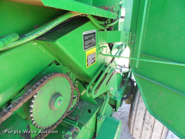 image for item DA3450 2003 John Deere 567 round baler